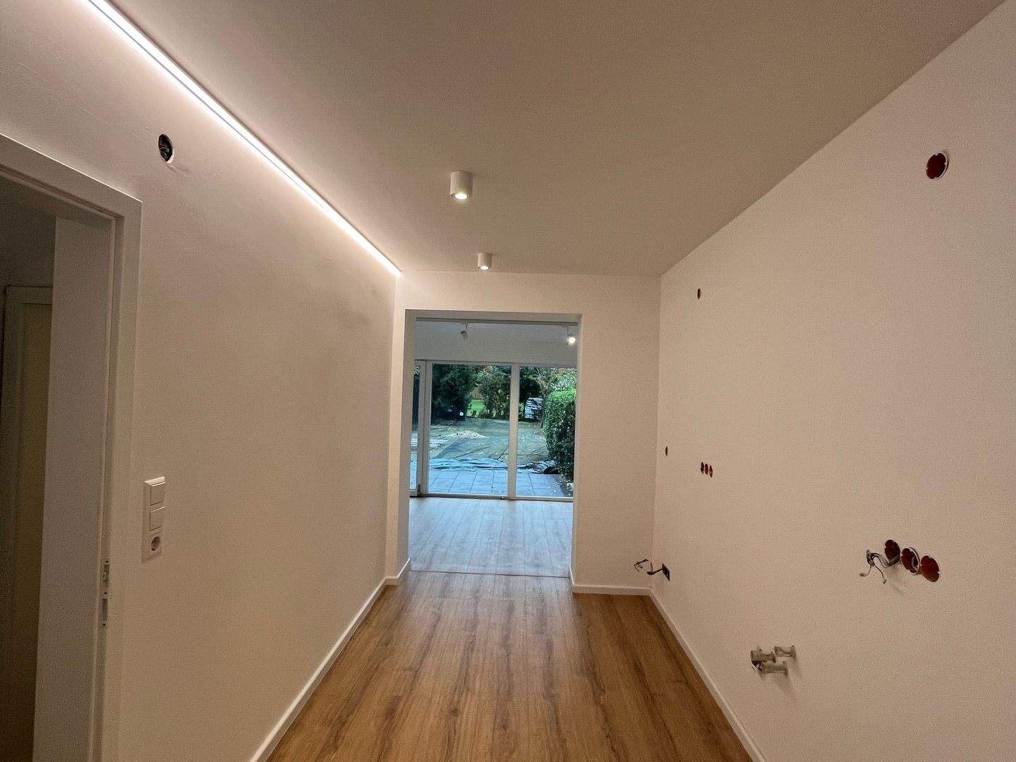 Modernisierte Doppelhaushälfte mit hochwertiger Ausstattung, Garten und E-Auto-Ladestation – Bremen – Vorschaubild 8
