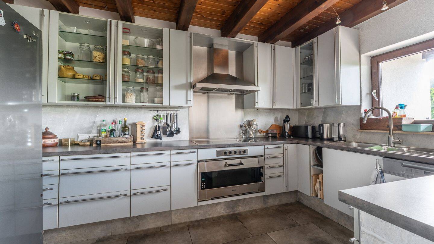Großzügiges Wohnhaus mit Einliegerwohnung in sonniger Aussichtslage von Hilzingen Binningen – Hilzingen – Vorschaubild 6