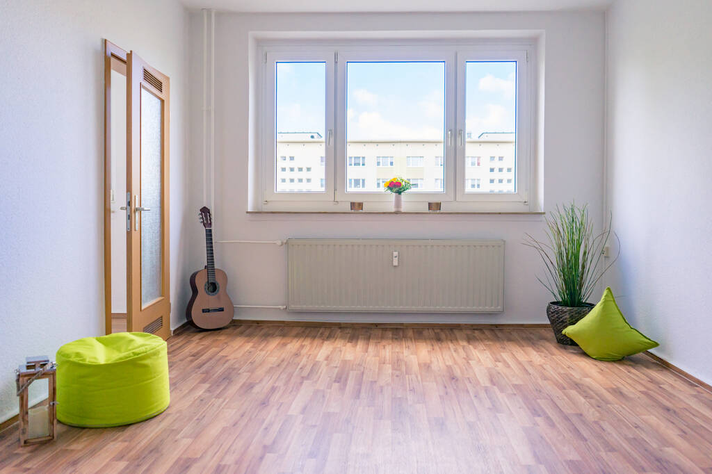 2-Raum-Balkonwohnung nahe Uni – Chemnitz – Vorschaubild 2