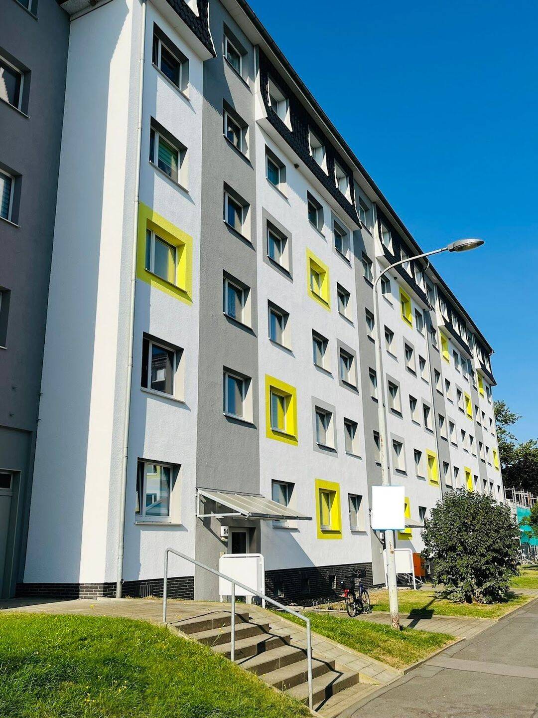 Neu sanierte 3-RW mit Balkon in ruhiger Lage mit Blick in die Kirschplantage!