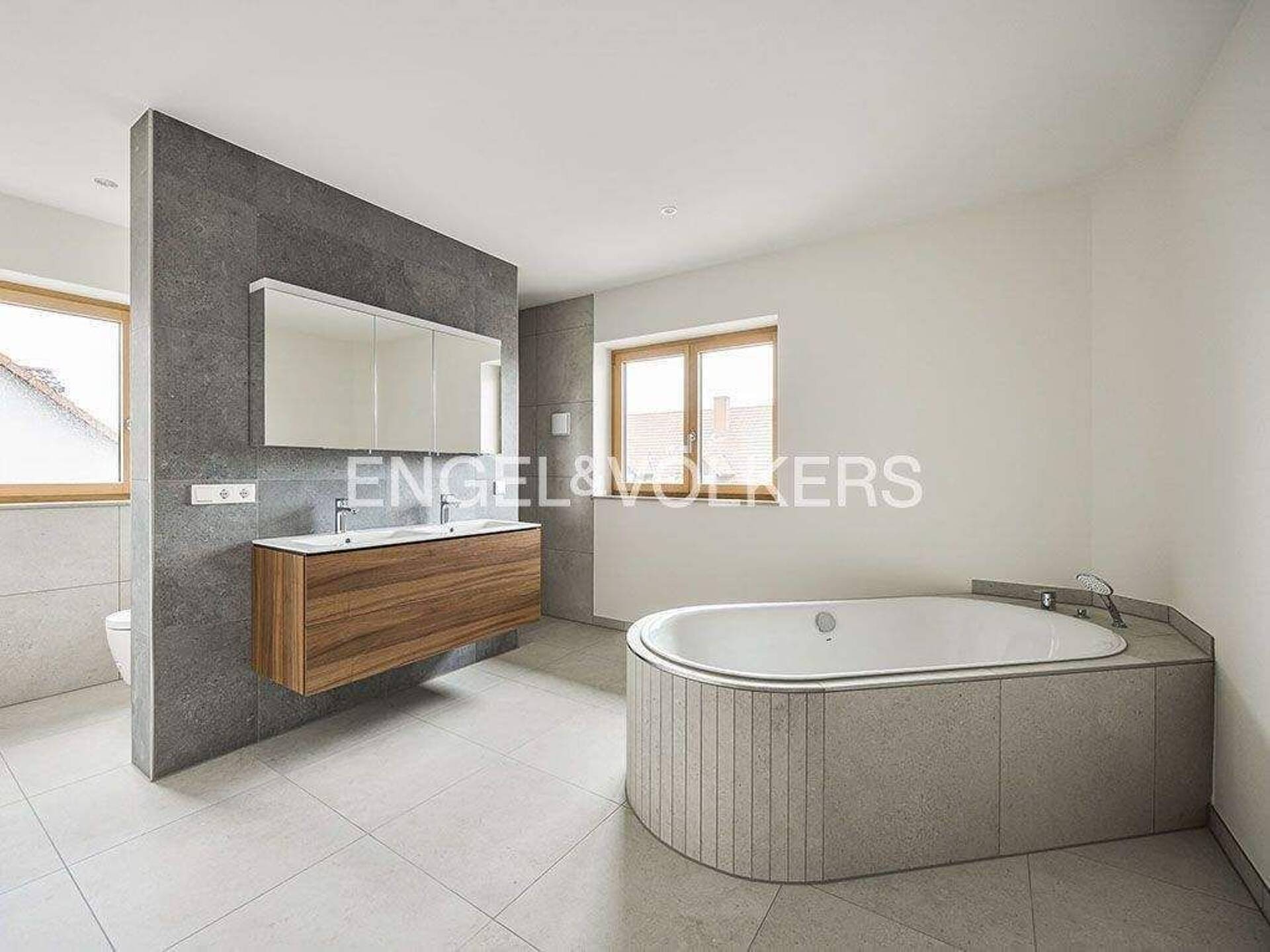 Etagenwohnung in 91413 Neustadt an der Aisch mit 210 m² kaufen