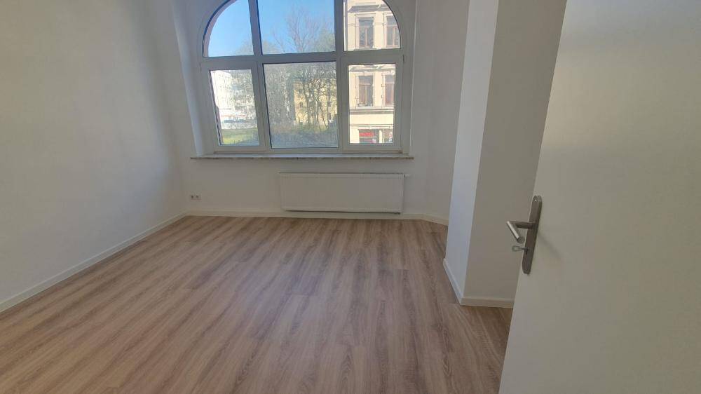 2 Zimmer zentral und frisch renoviert am Sonnenberg – Chemnitz – Vorschaubild 3