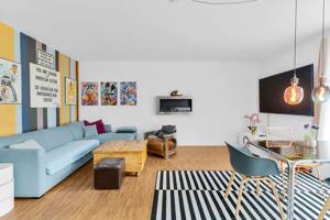 Dachgeschosswohnung mit 80qm großer Dachterrasse und hochwertigem Standard nach Sanierung – 12109 Berlin – Vorschaubild 2