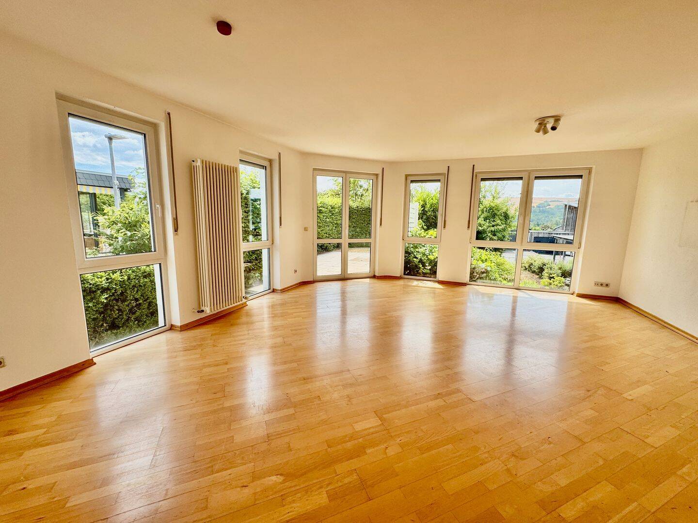 Moderne Doppelhaushälfte mit Garten u. Garage in Kernscheid - nur 10 Minuten zur Uni – Trier – Vorschaubild 2