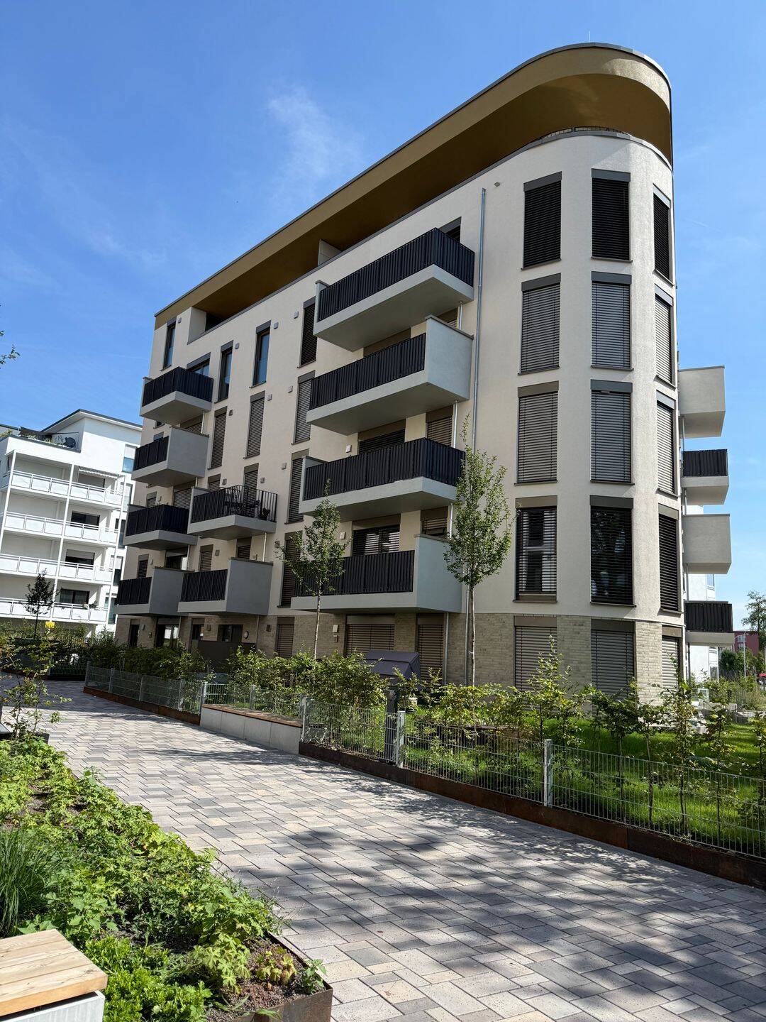 Exklusive 3-Zimmer Neubau Penthouse Wohnung mit großer Terrasse in bester Lage
