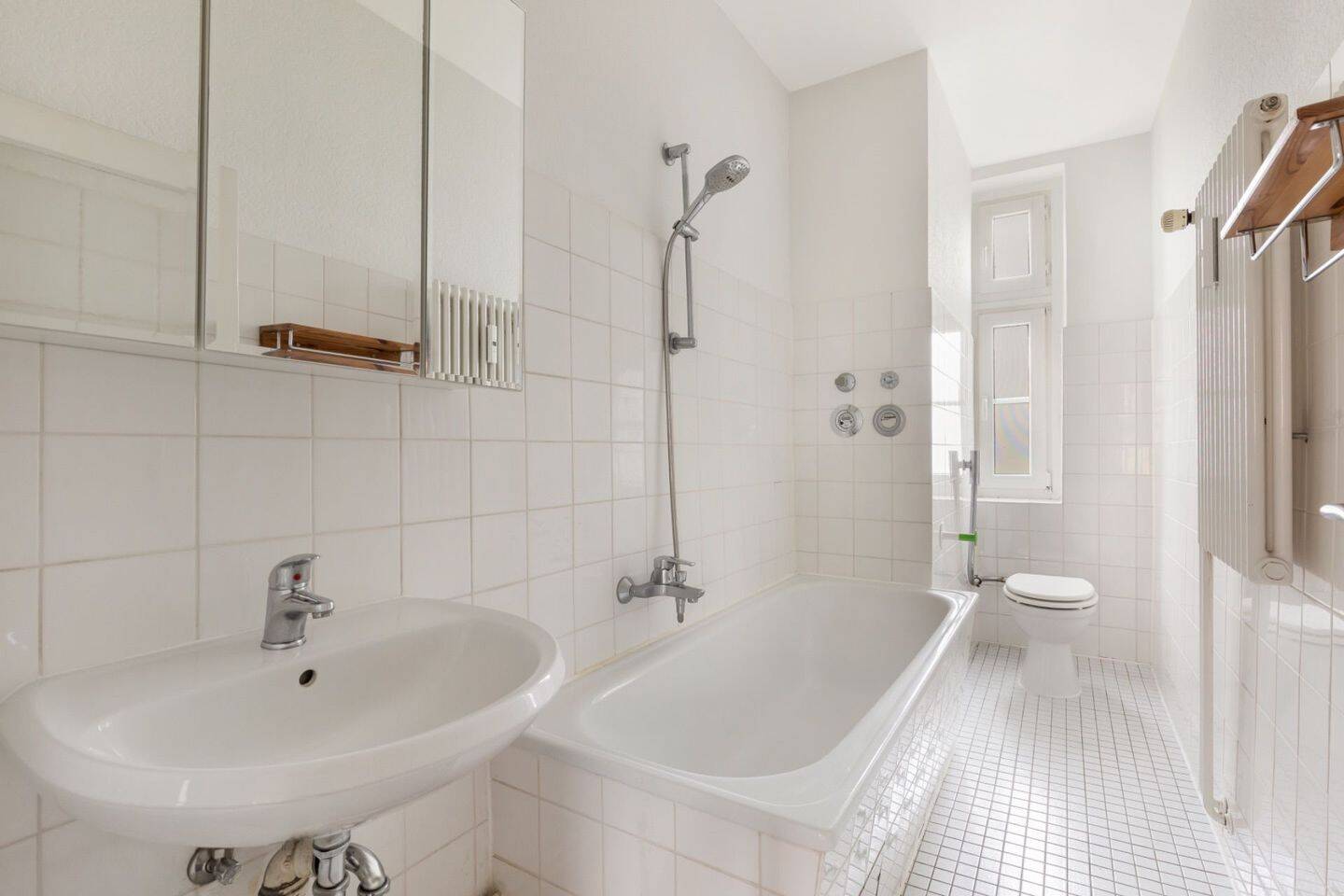 Zwei Balkone, viel Licht und Ruhe - bezugsfreie 3 Zimmer in Charlottenburg – Berlin – Vorschaubild 6