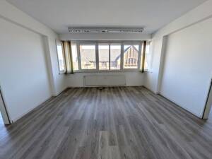 Großzügige 5-Zimmer-Wohnung in zentraler Lage von Oldenburg - ideal für WGs! – 26122 Oldenburg – Vorschaubild 6