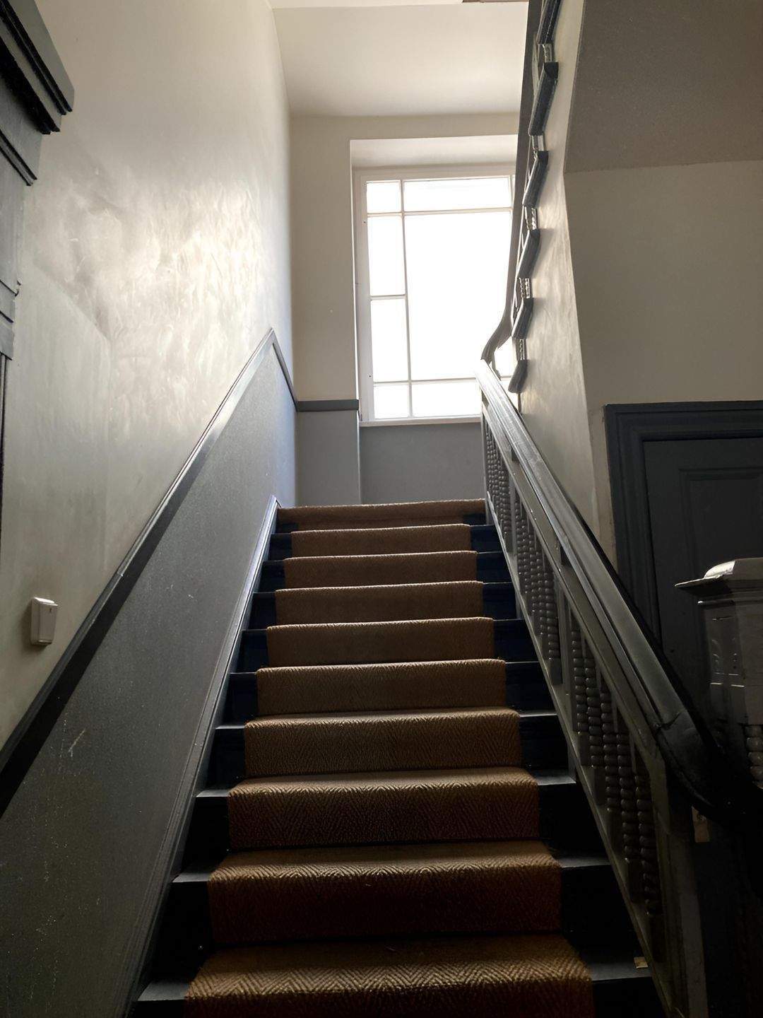 2-Zimmer WEG Altbau - Charme mit Vollbad & Balkon im Friedrichshain – Berlin – Vorschaubild 8