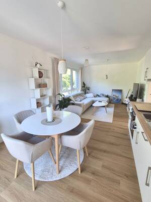 Lichtdurchflutete 3-Zimmer-Wohnung mit Balkon und Tiefgarage in Oldenburg – 26133 Oldenburg – Vorschaubild 3