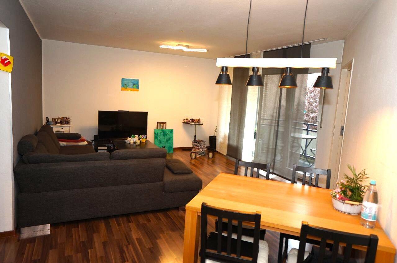 Schicke 3-Zimmer-Wohnung mit Balkon nahe der Straßenbahnstation der Linie 4 nach Köln! – Leverkusen – Vorschaubild 2