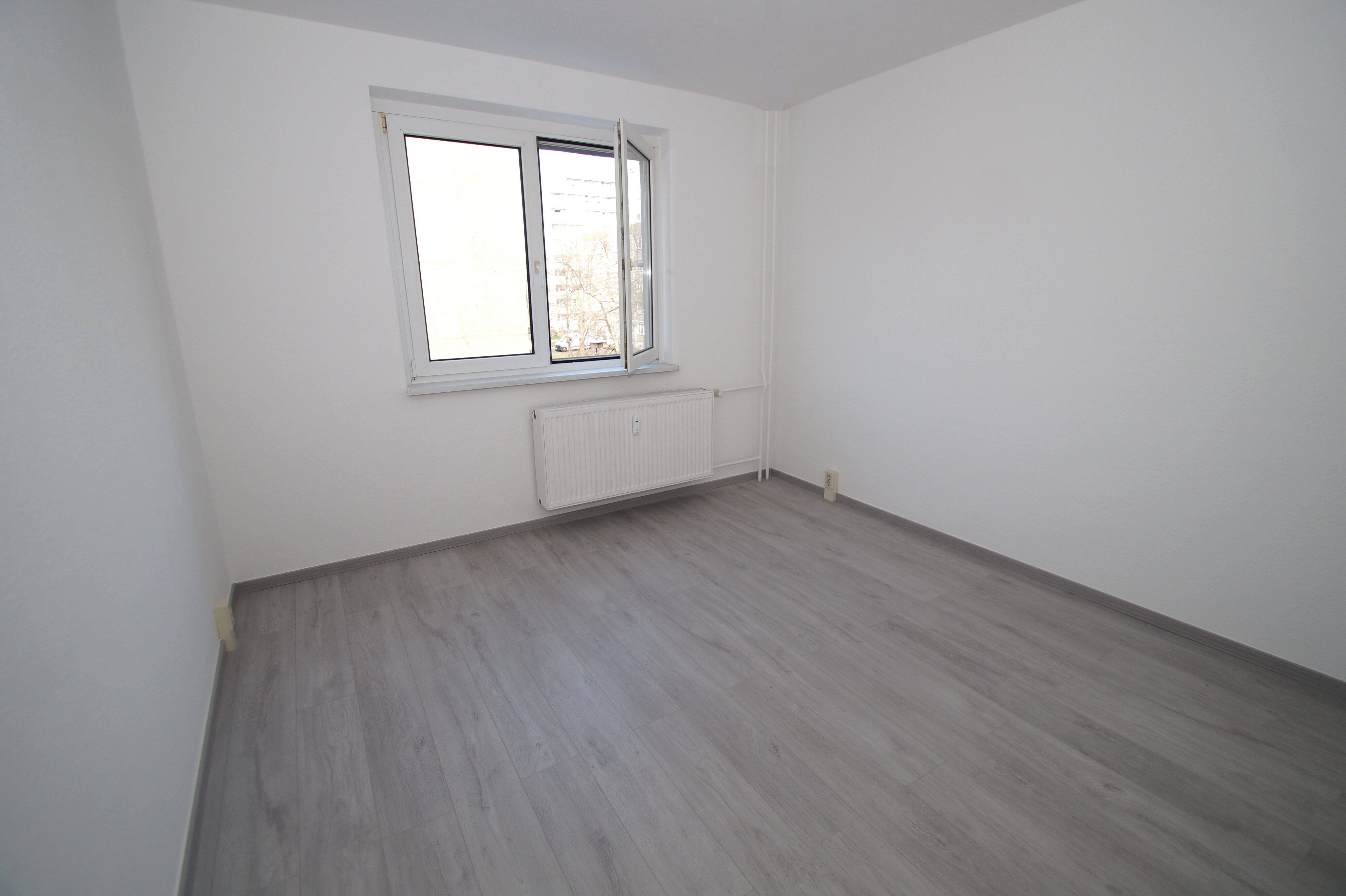3-Zimmer-Wohnung mit BALKON und Badewanne - Wohnberechtigungsschein erforderlich – Magdeburg – Vorschaubild 4