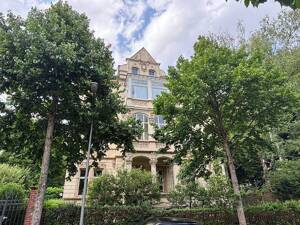 Repräsentative 5 Zi-Altbau - Etage in herrschaftlicher Villa im Wiesbadener Dichterviertel!