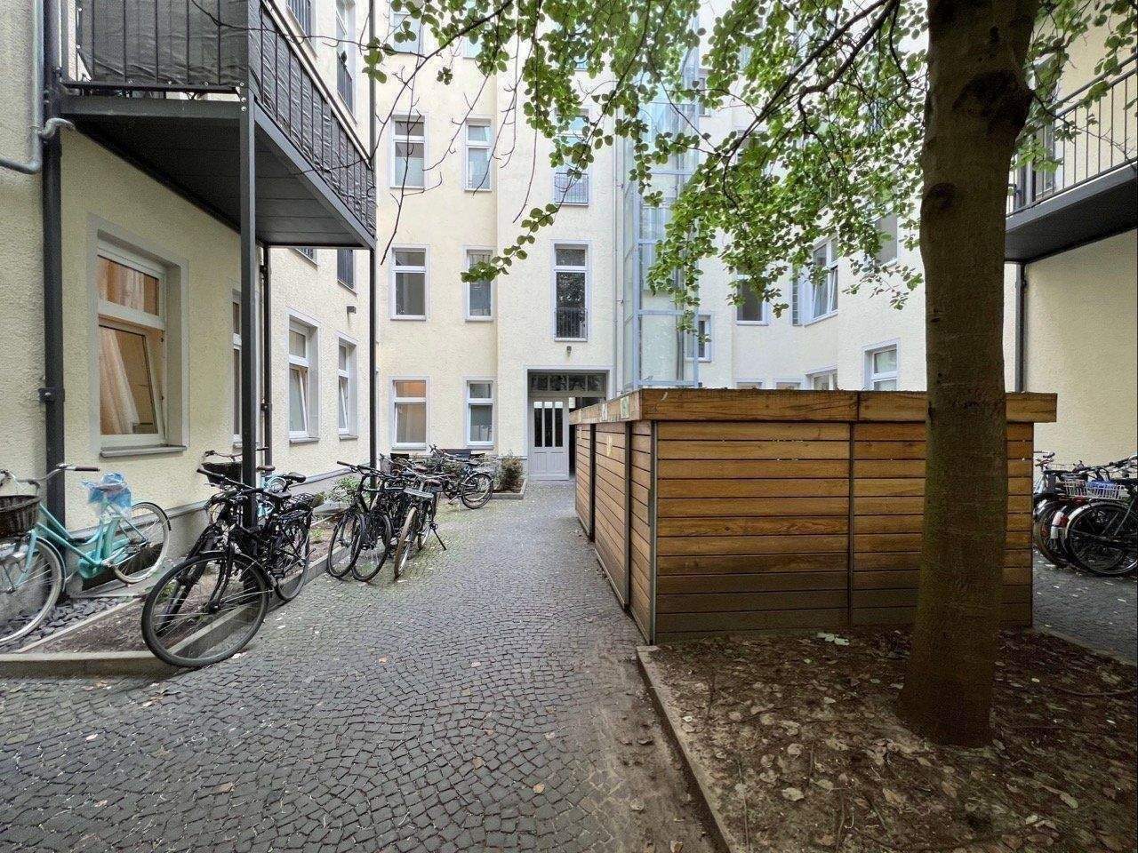 ATTRAKTIVER ALTBAU NÄHE VOLKSPARK FRIEDRICHSHAIN - IM SCHÖNEN BÖTZOWVIERTEL - ZUR ZEIT VERMIETET – Berlin – Vorschaubild 7