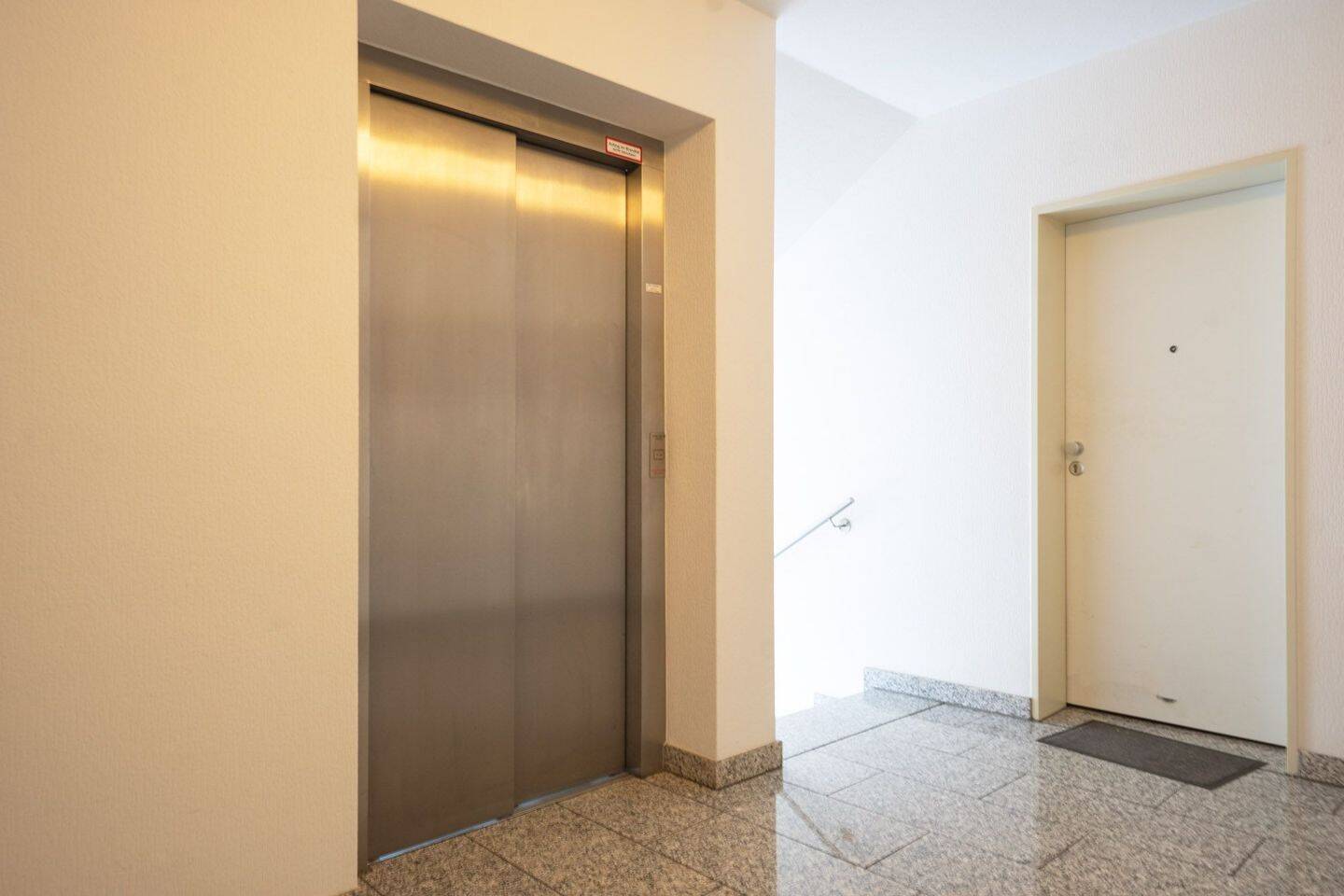 Krefeld Fischeln: Vermietete 1-Zimmer-Wohnung in zentraler Lage mit Aufzug! – Krefeld – Vorschaubild 3