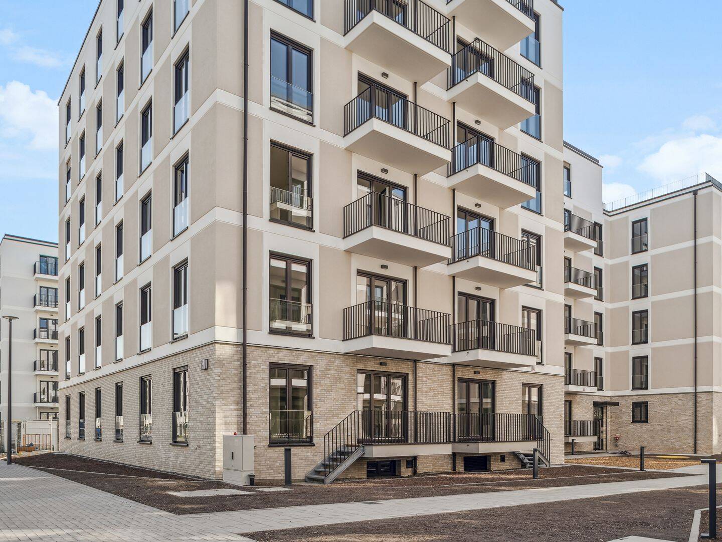 Komfort und Eleganz: Helle 3-Zimmer-Wohnung in Friedenau am Ring mit Balkon und Fahrstuhl – Berlin – Vorschaubild 2