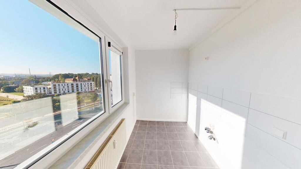 Geräumige 2-Raum-Wohnung mit Dusche nahe Theaterplatz – Chemnitz – Vorschaubild 2