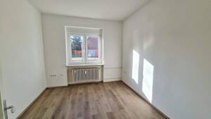 Schöne Erdgeschosswohnung (3ZiDKB) mit schönem Bad und mit Balkon, Karl-Lehr-Str. 163, Duisburg – 47057 Duisburg – Vorschaubild 3