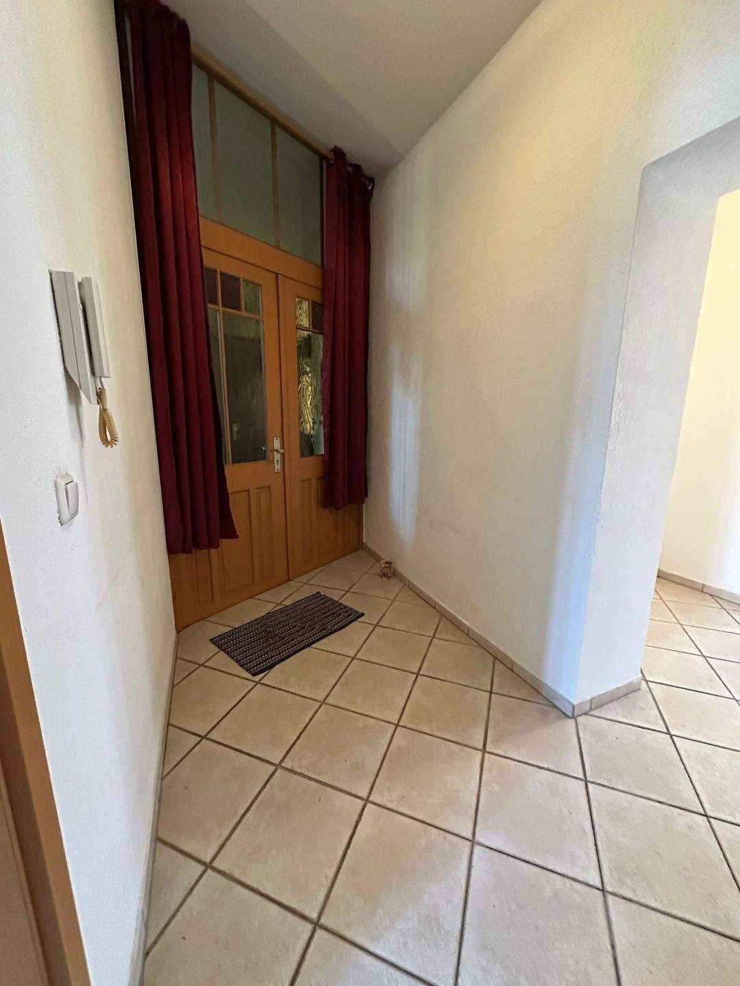 Helle Erdgeschosswohnung mit Balkon und Garten in Chemnitz – Chemnitz – Vorschaubild 2