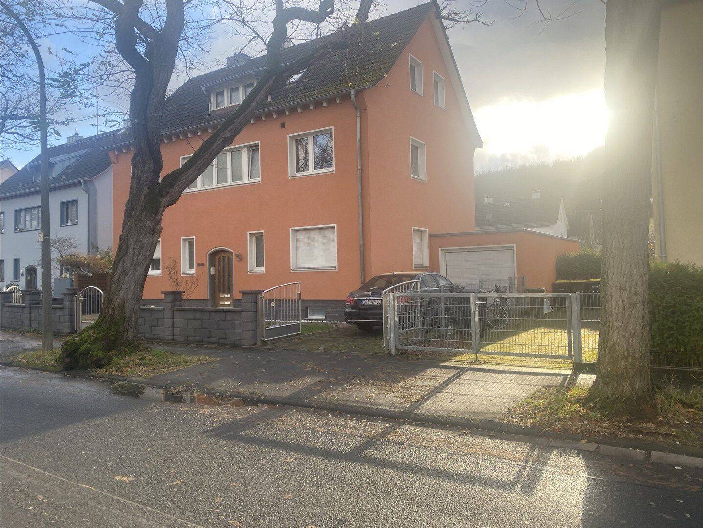 GEPFLEGTES MEHRFAMILIENHAUS | 5 WOHNEINHEITEN | VOLL VERMIETET | BONN-BAD GODESBERG | PROVISIONSFREI