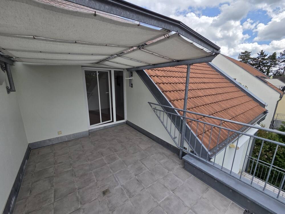 2-Zimmer-Dachgeschosswohnung mit Tiefgaragenstellplatz! – Ingolstadt – Vorschaubild 2