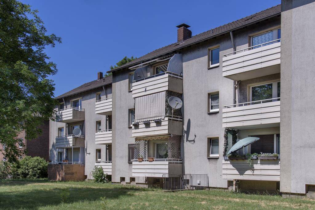 Voll renovierte Balkonwohnung mit neuwertigem Bad