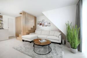 High-End Wohnen in der KTV - stilvoll möblierte Maisonettewohnung! – 18057 Rostock – Vorschaubild 2