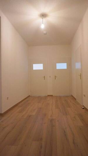 ERSTBEZUG NACH RENOVIERUNG! (geräumige) 3 Zimmer-Wohnung am Rande der Altstadt – 99084 Erfurt – Vorschaubild 2