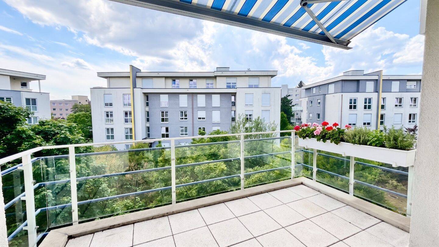 Wohnen mit Ausblick: Moderne 3-Zimmer-Wohnung mit Balkon, Kamin & TG-Stellplatz Wiesbaden-Klarenthal – Wiesbaden – Vorschaubild 4