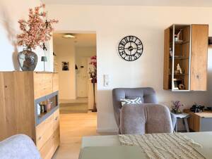 HELL. MODERN. BEZUGSBEREIT. - Sanierte 3-Zimmer-WHG mit Balkon, EBK, TG-Platz und vielem mehr – 63225 Langen – Vorschaubild 1
