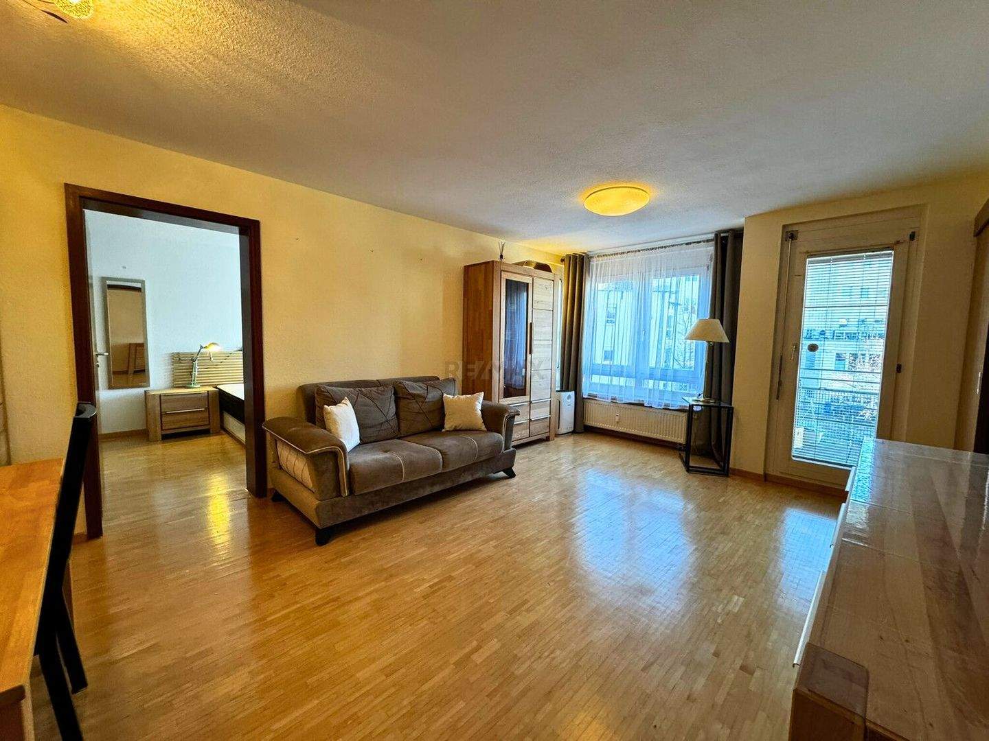 Möblierte Zwei Zimmer Wohnung mit Balkon und Stellplatz – Stuttgart – Vorschaubild 5