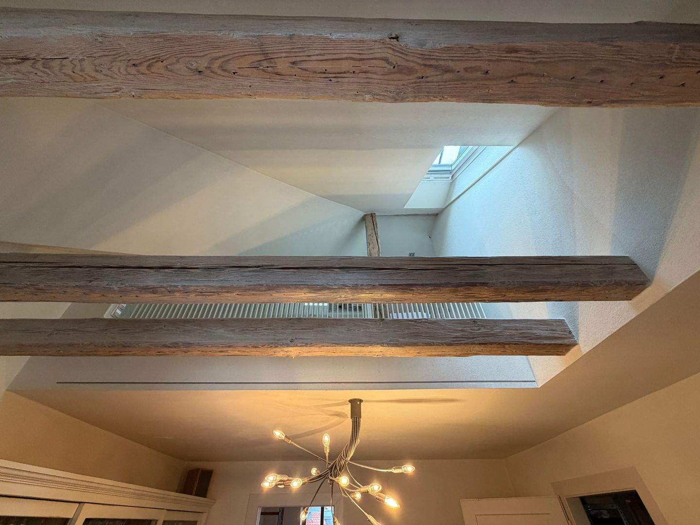 Licht, Ruhe und Charakter in einer besonderen Maisonette in Ostheim – Stuttgart – Vorschaubild 2