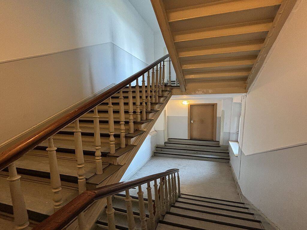Wohn-/Geschäftshaus in aufstrebender Lage - mit großer Ausbaureserve ! – Düsseldorf – Vorschaubild 2