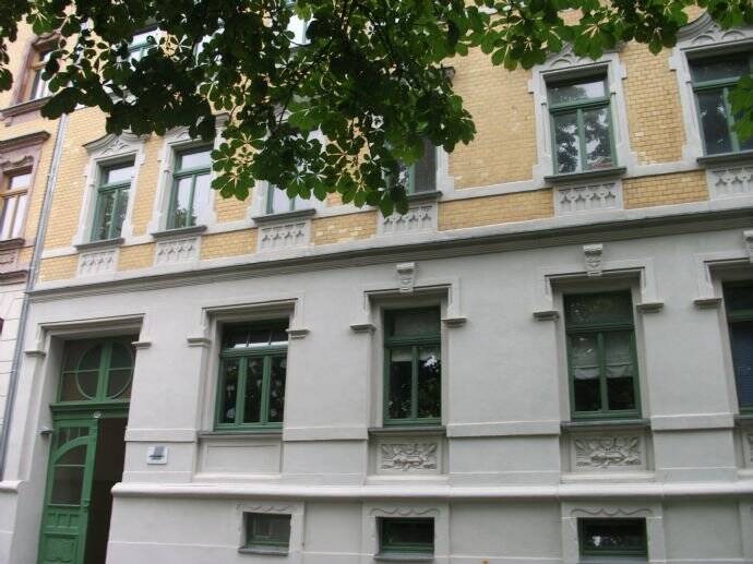 MIT DUSCHE- Süsse 2-Raum-Wohnung mit Laminat in guter Lage