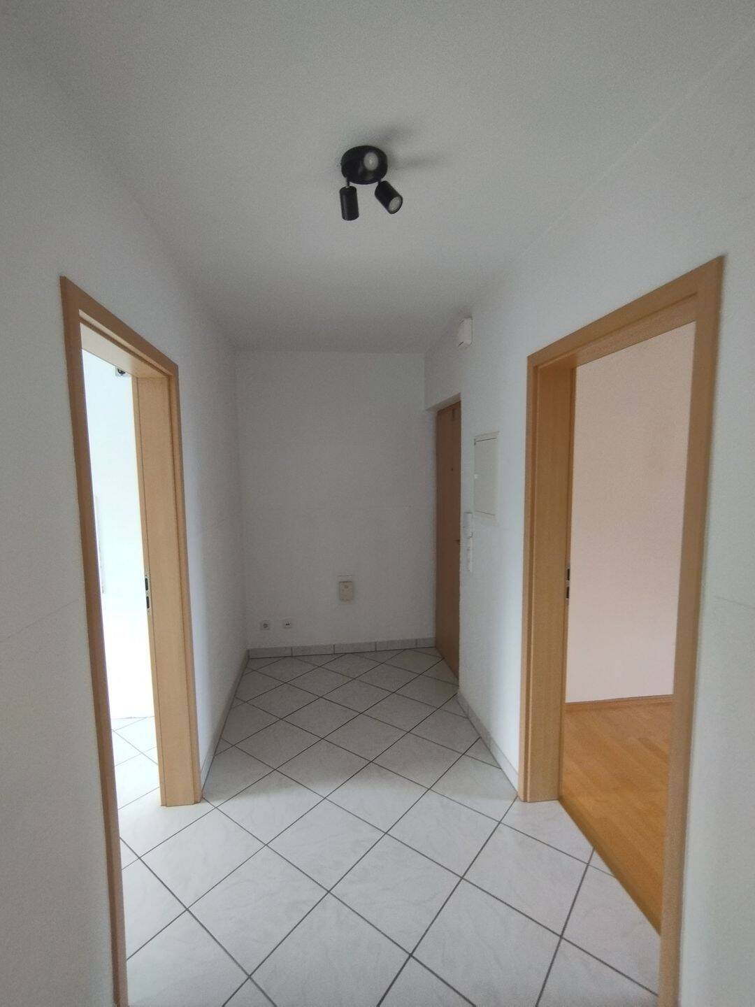 Gepflegte ruhige 3,5-Zimmer Dachgeschosswohnung in Oberhausen-Buschhausen – Oberhausen – Vorschaubild 3