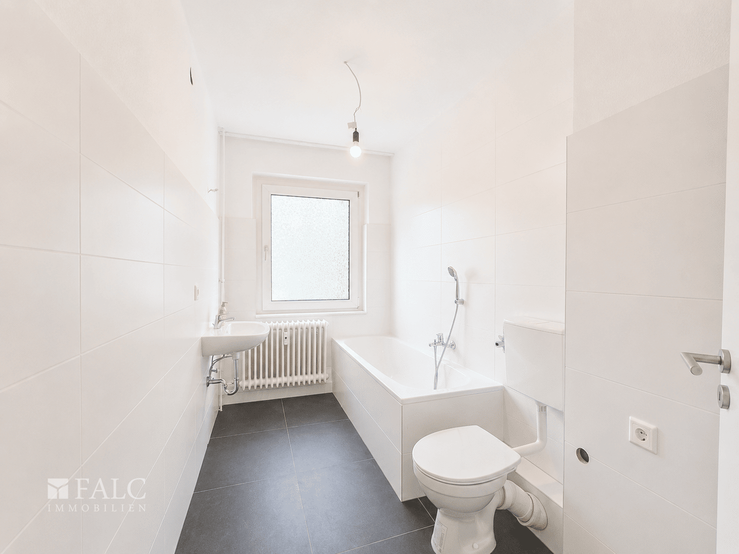 Top renovierte 3-Zimmer-Wohnung mit Balkon in Düsseldorf-Unterrath - sofort bezugsfrei – Düsseldorf – Vorschaubild 5