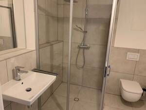 Hochwertige 2-Zimmer-Neubauwohnung am östlichen Altstadtrand mit Balkon – 93047 Regensburg – Vorschaubild 4