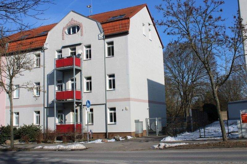 Attraktive Kapitalanlage: Saniertes Mehrfamilienhaus mit Entwicklungschance in Bernau – Bernau – Bild 1 von 9