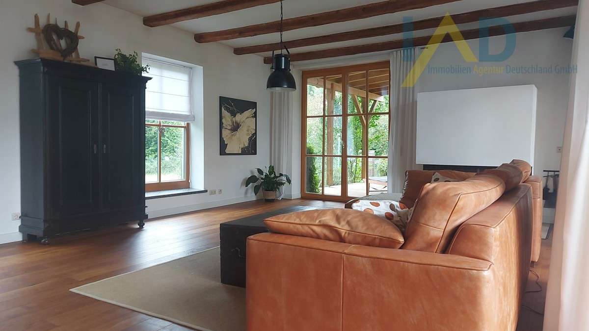 Historisches Landanwesen mit Wohnhaus, Scheune und 3.040 m² Grund - sofort bezugsfrei