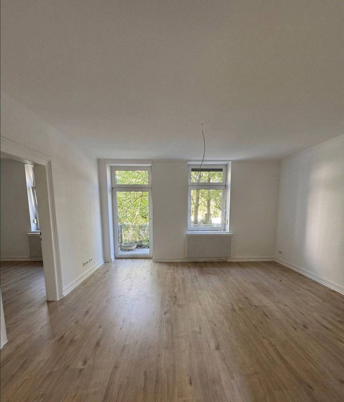 Hochwertig sanierte 3-Zimmer-Altbauwohnung mit EBK und Balkon in Bestlage des Johannesviertels – 64293 Darmstadt – Bild 1 von 9