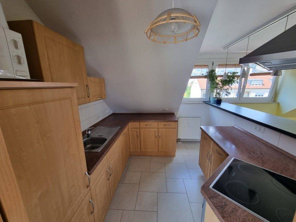 Oben Wohnen ... Charmante Dachgeschoss- Wohnung mit sonniger Loggia ... – Nürnberg – Vorschaubild 5