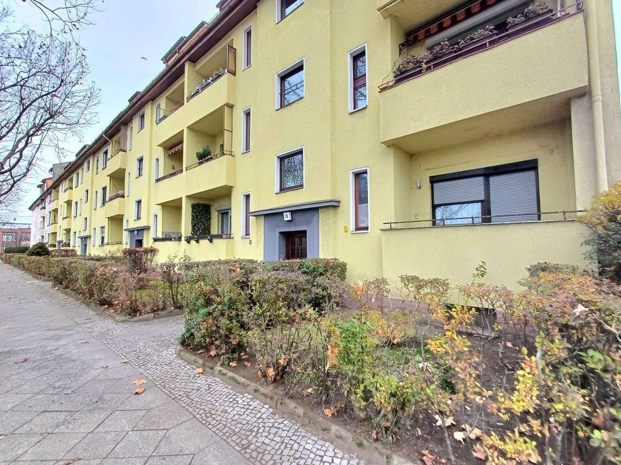 Bezugsfreie 2-Zimmer-Wohnung mit Balkon & Stellplatz in Berlin-Tempelhof – Berlin – Bild 1 von 8