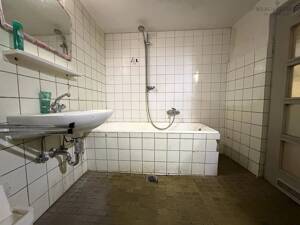 Sanierungsobjekt mit Ausbau- und Neubauperspektive in Stuttgart-Birkach – 70599 Stuttgart – Vorschaubild 4
