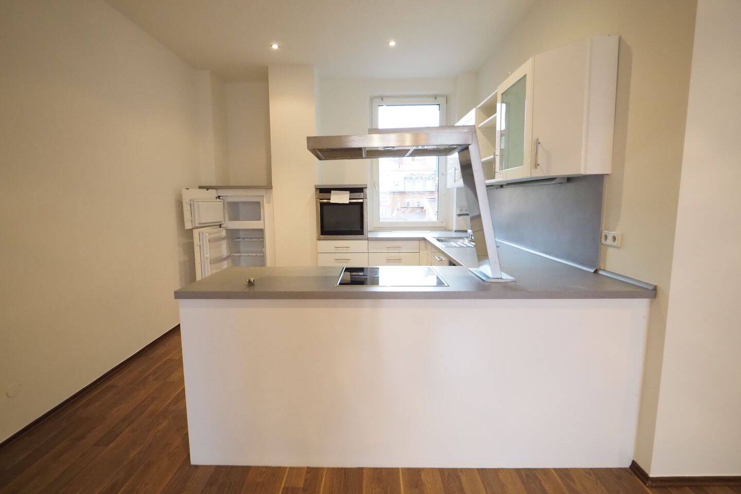 Großzügige, ausgefallene und loftartige 4-Zimmer mit Einbauküche und Balkon in zentrumsnaher Lage in 90429 Nürnberg – Nürnberg – Vorschaubild 6