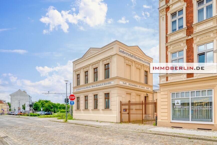 IMMOBERLIN.DE - Energieeffiziente Altbauarchitektur mit Dachterrasse & Garage in exzellentem Zustand – Frankfurt (Oder) – Bild 1 von 8