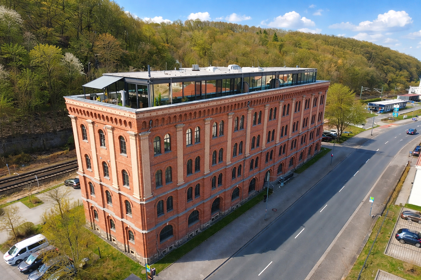 Lichtdurchflutetes Penthouse mit Kamin, Smart-Home & Panoramaterrasse – Dresden – Bild 1 von 9