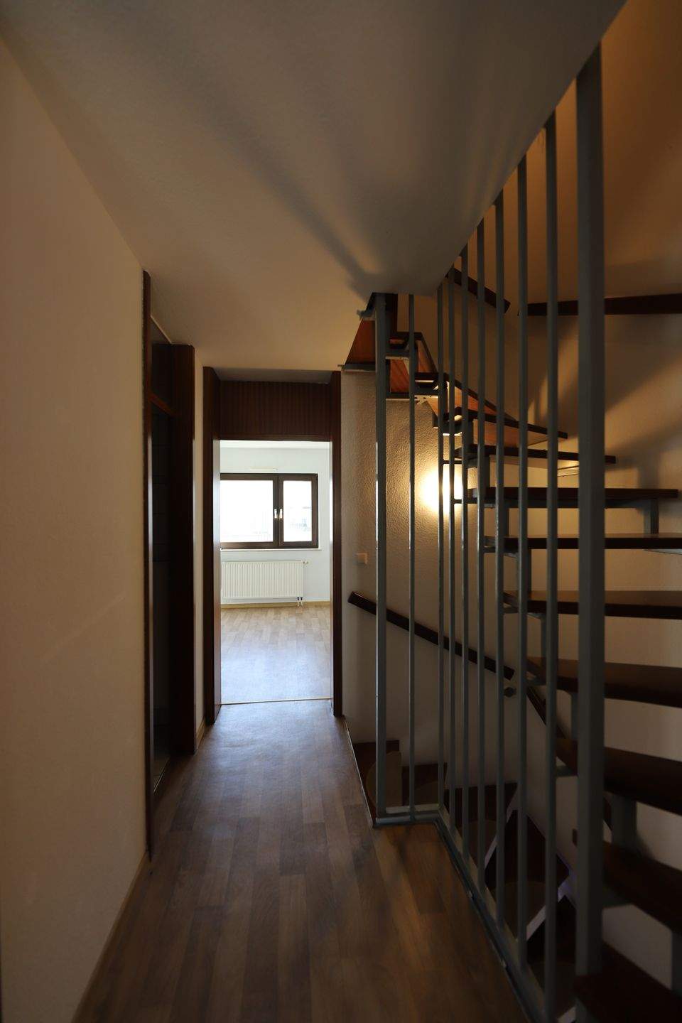 Charmantes Reihenmittelhaus mit Garten, Balkon, Garage und Keller in Großkugel – Kabelsketal – Vorschaubild 3