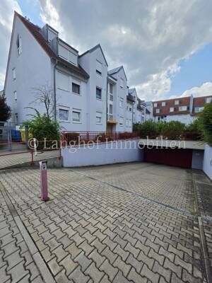Sofort beziehbar: moderne 2 Zimmer-Balkonwohnung mit TG-Stellplatz in Fürth-Burgfarrnbach