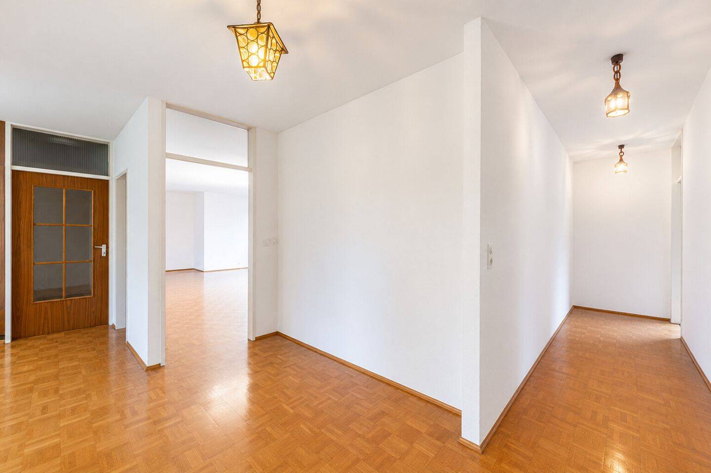 Kult 70er Jahre Bungalow: 135qm Wohnen auf einer Ebene, riesige Fensterfronten, idyllischer Garten! Preis auf Nachfrage – Nürnberg – Vorschaubild 8