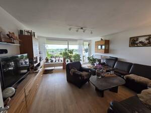 Lichtdurchflutete 3-Zimmer-Wohnung im 7. OG über dem AEZ mit spektakulärem Hamburg-Blick und Loggia! – 22391 Hamburg – Vorschaubild 5