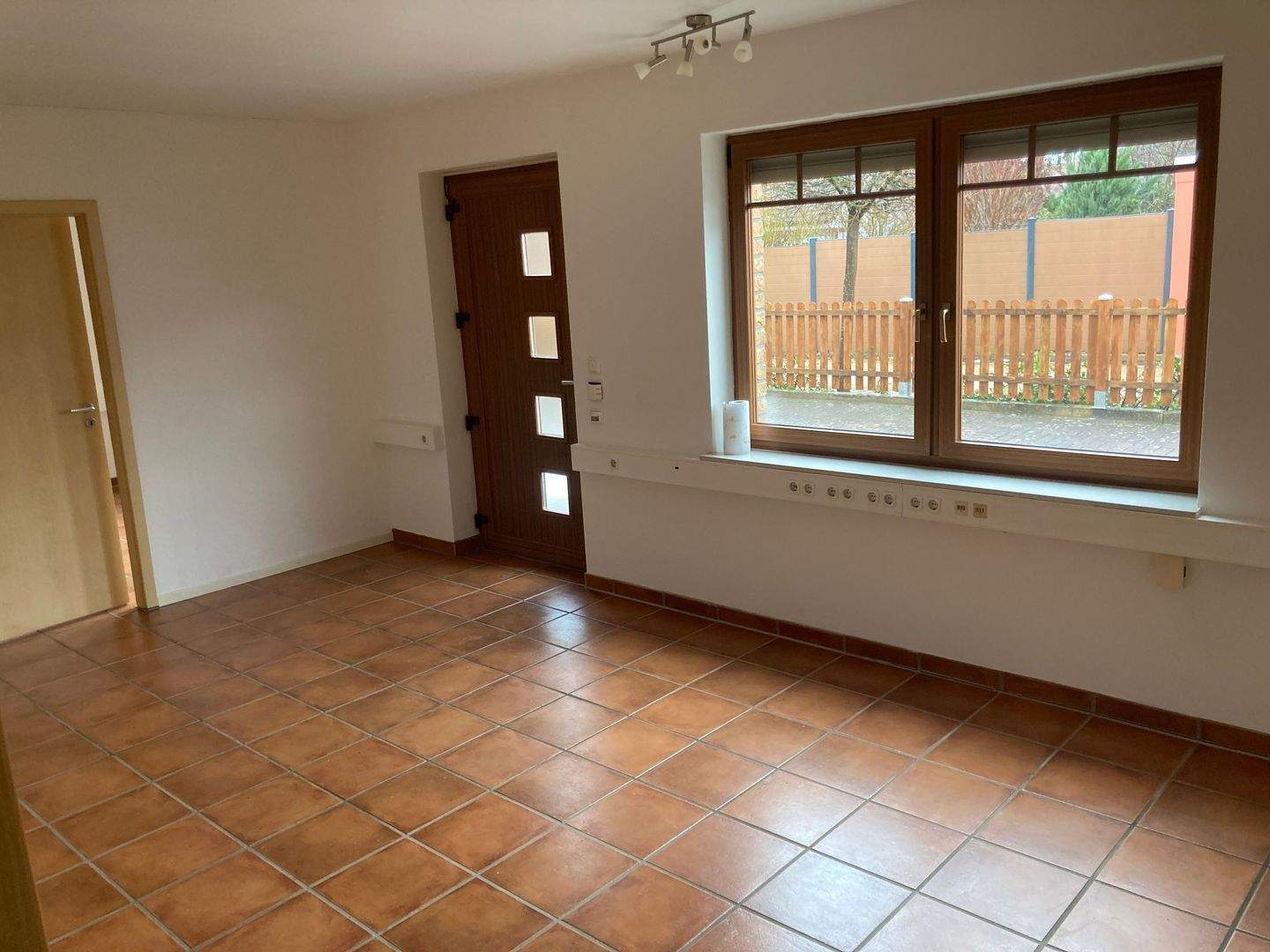 Uetze-Dedenhausen: Neuwertiges Einfamilienhaus mit 2. Eingang in Bürobereich – Uetze – Vorschaubild 9